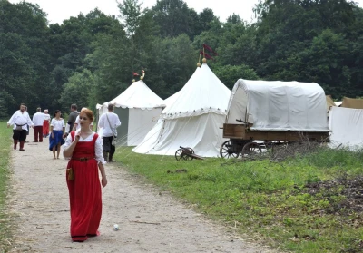 Rekonstrukcje Historyczne 2016. Obozowisko w Parku Miejskim. fot. Leszek Spigarski