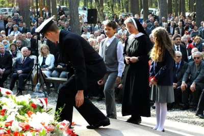 Obchody w Piaśnicy: Powstały figury więźniów Stutthofu (fot. Leszek Spigarski)