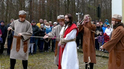 Wielki Czwartek - inscenizacja Drogi Pojmania w wykonaniu Misterników Kaszubskich fot. Leszek Spigarski