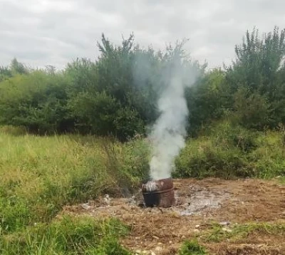 Śmierdzący dym nad Wejherowską. W beczce wypalano przewody elektryczne