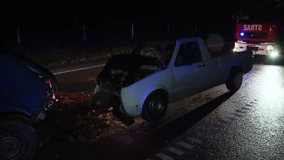 Czołowe zderzanie dwóch Volkswagenów