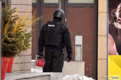 Alarm bombowy przy Centrum Kwiatkowskiego