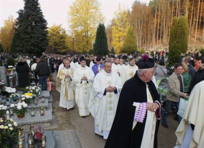 Wszystkich Świętych (fot. Leszek Spigarski)