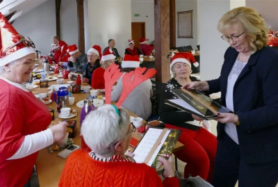 Turystyczne Mikołajki i Dzień Wolontariusza 2017 w WUTW YMCA, fot. Leszek Spigarski