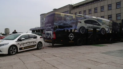 Elektryczny Opel przyjechał do Gdyni