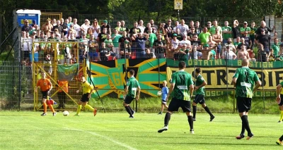 Gryf Wejherowo pokonany na własnym boisku.Fot. Leszek Spigarski.