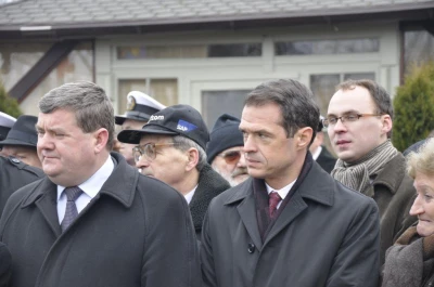 Puck: 91-lecie Polski i morza. Defilada i orędzia w porcie rybackim