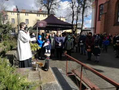 Wielka Sobota: Poświęcenie pokarmów w Wejherowie