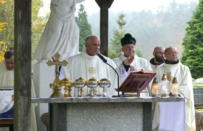 Uroczystość Wszystkich Świętych na wejherowskim cmentarzu 1.11.2017 - fot. Leszek Spigarski