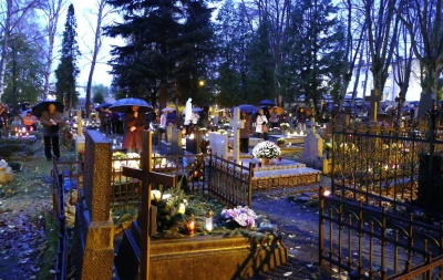 Dzień Zaduszny na starym cmentarzu, 2.11.2017, fot. Leszek Spigarski