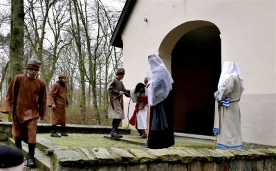 Wielki Czwartek - inscenizacja Drogi Pojmania w wykonaniu Misterników Kaszubskich fot. Leszek Spigarski