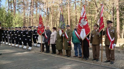 Uroczystości pod pomnikiem w Piaśnicy