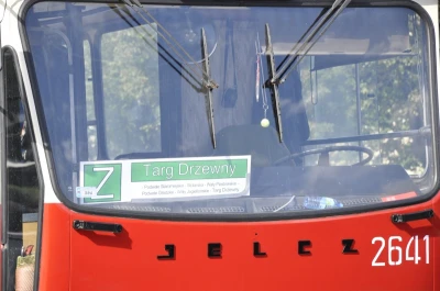 Zabytkowe autobusy na gdańskich ulicach