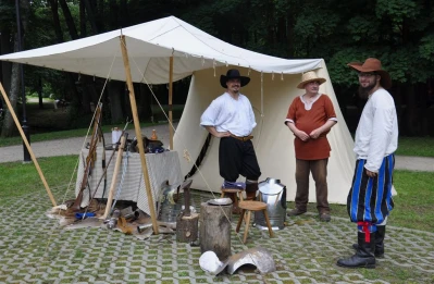 Rekonstrukcje Historyczne 2016. Obozowisko w Parku Miejskim. fot. Leszek Spigarski