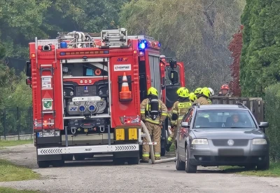 Pożar kotłowni. Ogień z pieca przeniósł się na składowane drewno