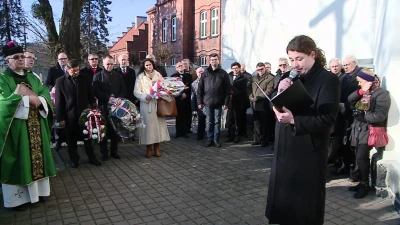 Tablica Lecha Kaczyńskiego w Wejherowie