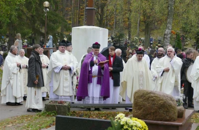 Uroczystość Wszystkich Świętych na wejherowskim cmentarzu 1.11.2017 - fot. Leszek Spigarski
