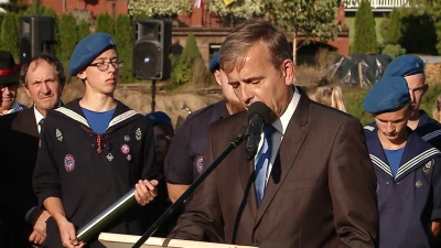 Uroczyste odsłonięcie pomnika prof. Gerarda Labudy w Luzinie