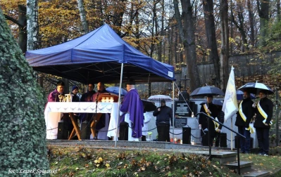 Dzień Zaduszny. Msza święta na starym cmentarzu – fot. Leszek Spigarski