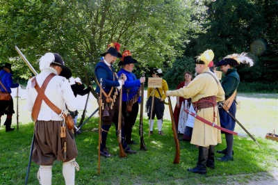 Przenieśli Wejherowo w czasie. Rekonstrukcja oblężenia Twierdzy Biała cz. I