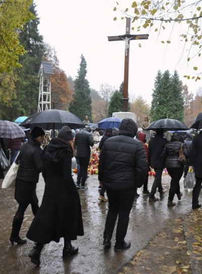 Uroczystość Wszystkich Świętych na wejherowskim cmentarzu - fot. Leszek Spigarski