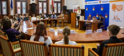 Kto zostanie wiceprzewodniczącym? Młodzi radni ponowią głosowanie