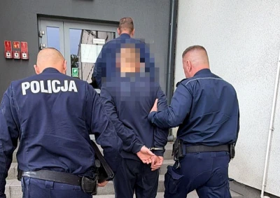 Powiat wejherowski: W mieszkaniu znaleziono narkotyki, rośliny konopi i broń