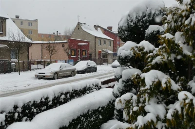 Wejherowo  - zimowa aura na osiedlowych ulicach (8.02.2017) - fot. Leszek Spigarski