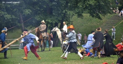 Rekonstrukcja historyczna 2016. Atak na taborowy wóz kupiecki fot. Leszek Spigarski
