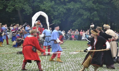 Rekonstrukcja historyczna 2016. Atak na taborowy wóz kupiecki fot. Leszek Spigarski