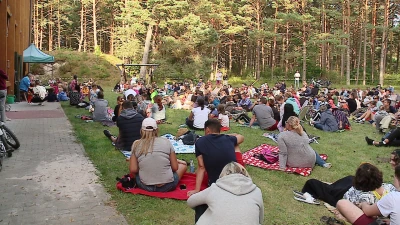 Anna Dymna czytała dzieciom na polanie w Lubiatowie 