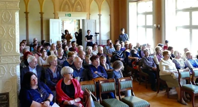 Spektakl Od przedszkola do seniora w wykonaniu teatru Srebrna Nitka fot. Leszek Spigarski