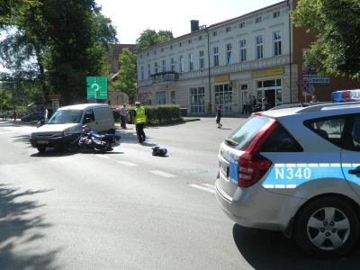 Zderzenie motocykla Suzuki z Peugeotem