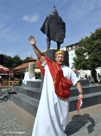Quo vadis na Placu Jakuba Wejhera - fot. Leszek Spigarski.