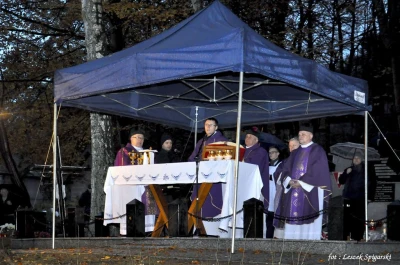 Dzień Zaduszny. Msza święta na starym cmentarzu – fot. Leszek Spigarski