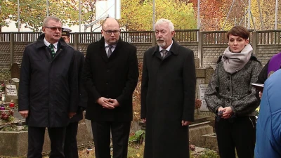 Wejherowo: Składali kwiaty przed mogiłami poległych