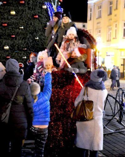 Mikołajki na wejherowskim rynku fot Leszek Spigarski/TTM