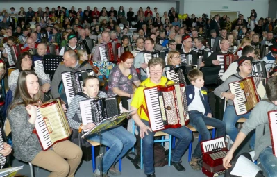 DJK Bojano 2016. Rekord Polski w jednoczesnej grze na akordeonach pobity - fot. Leszek Spigarski