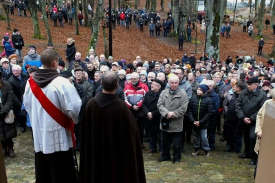 Wielki Post 2016 - Pierwsza Droga Krzyżowa na Kalwarii Wejherowskiej. fot. Leszek Spigarski