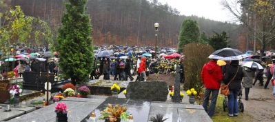Uroczystość Wszystkich Świętych na wejherowskim cmentarzu - fot. Leszek Spigarski