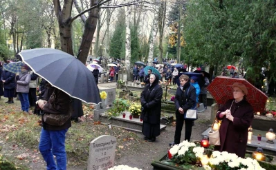 Dzień Zaduszny na starym cmentarzu, 2.11.2017, fot. Leszek Spigarski
