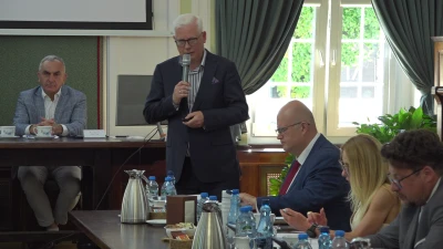 Starosta i Zarząd Powiatu z wotum zaufania i absolutorium