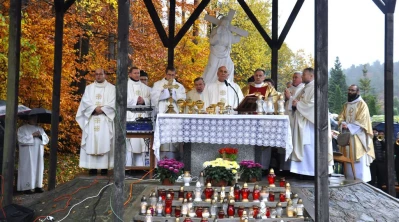 Uroczystość Wszystkich Świętych na wejherowskim cmentarzu - fot. Leszek Spigarski