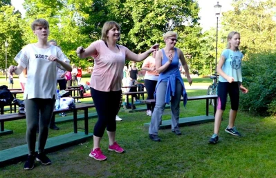 Zumba w parku. Fot. Leszek Spigarski.