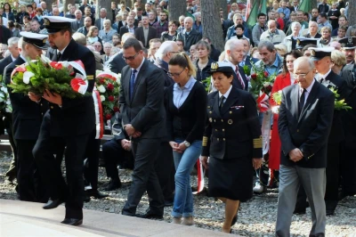 Obchody w Piaśnicy: Powstały figury więźniów Stutthofu (fot. Leszek Spigarski)