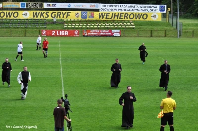 Księża i samorządowcy - mecz na Wzgórzu Wolności, fot. Leszek Spigarski