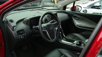 Elektryczny Opel przyjechał do Gdyni
