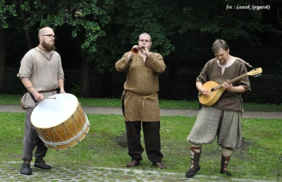 Rekonstrukcja historyczna 2016. Atak na taborowy wóz kupiecki fot. Leszek Spigarski