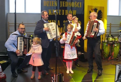 DJK Bojano 2016. Rekord Polski w jednoczesnej grze na akordeonach pobity - fot. Leszek Spigarski