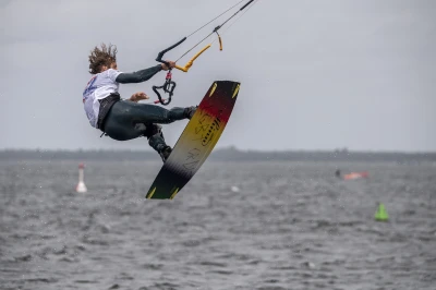 Puchar i Mistrzostwa Polski w kitesurfingu i wingfoilu w Pucku